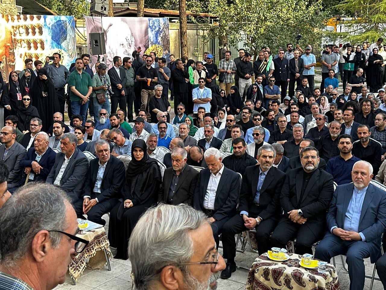 خداحافظی با استاد رنگ و قلم در هنرستان هنرهای زیبای اصفهان/ صالحی: فرشچیان حکیم هنرمند بود خداحافظی با استاد رنگ و قلم در هنرستان هنرهای زیبای اصفهان/ صالحی: فرشچیان حکیم هنرمند بود