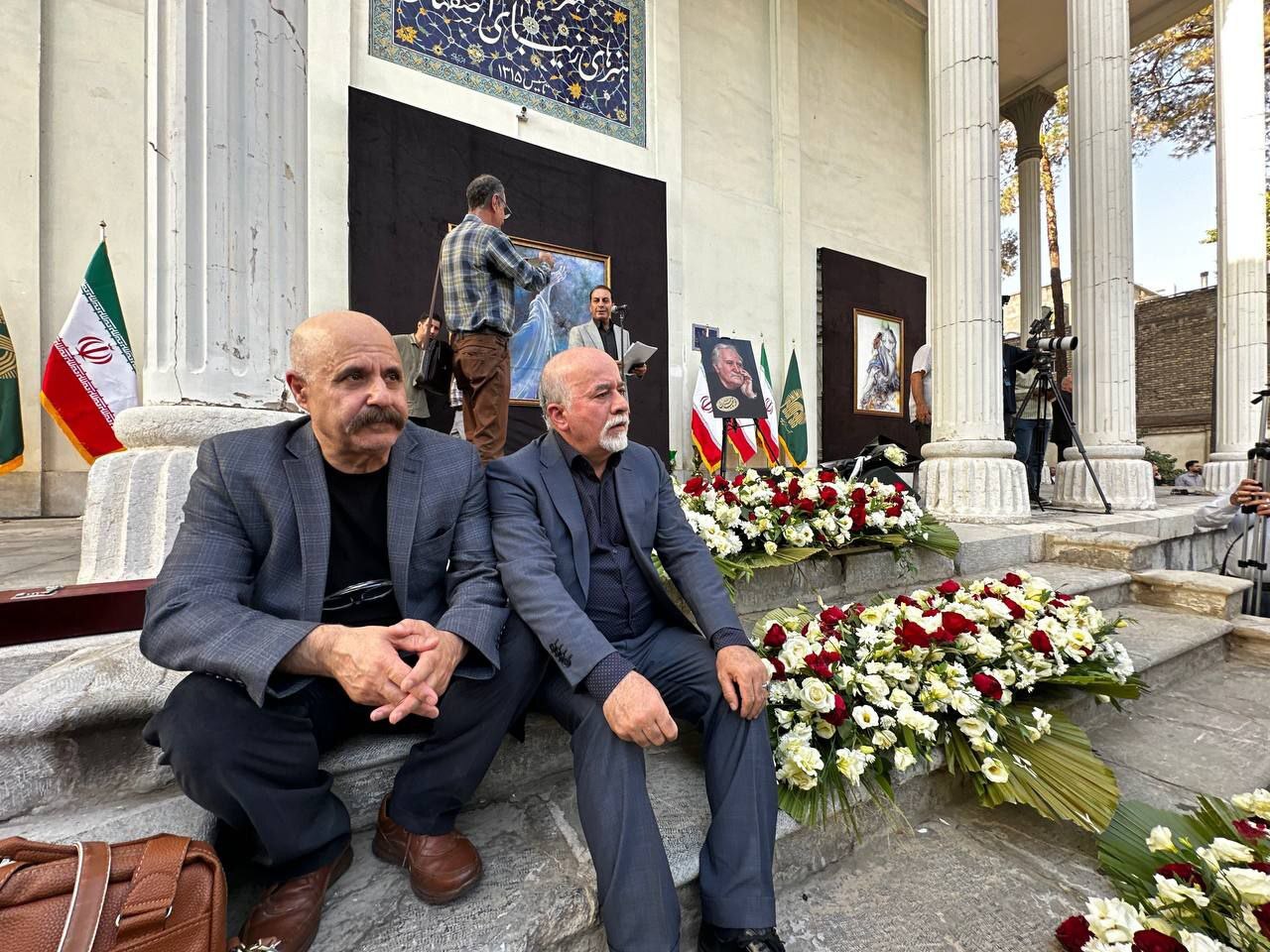 خداحافظی با استاد رنگ و قلم در هنرستان هنرهای زیبای اصفهان/ صالحی: فرشچیان حکیم هنرمند بود خداحافظی با استاد رنگ و قلم در هنرستان هنرهای زیبای اصفهان/ صالحی: فرشچیان حکیم هنرمند بود