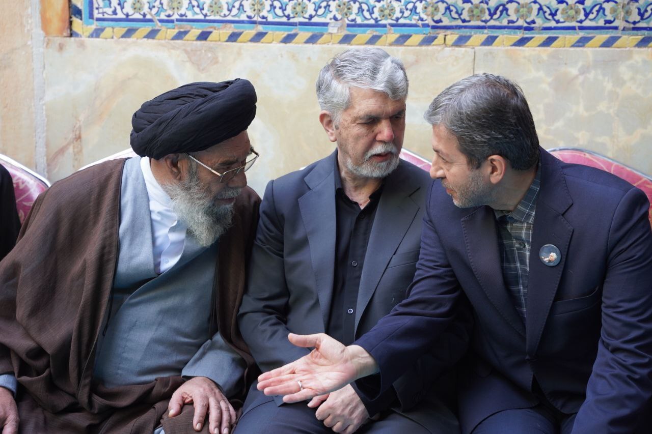 مراسم یادبود استاد محمود فرشچیان برگزار شد مراسم یادبود استاد محمود فرشچیان برگزار شد