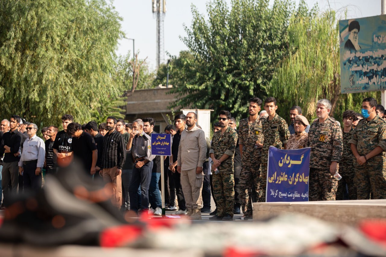 رونمایی از لباس گردانهای جهادگران عاشورایی در تهران/ سردار زهرایی: این گردانها دو منظورهاند، سردار حسنزاده: رزمایش بزرگ در هفته دفاع مقدس برگزار میشود رونمایی از لباس گردانهای جهادگران عاشورایی در تهران/ سردار زهرایی: این گردانها دو منظورهاند، سردار حسنزاده: رزمایش بزرگ در هفته دفاع مقدس برگزار میشود