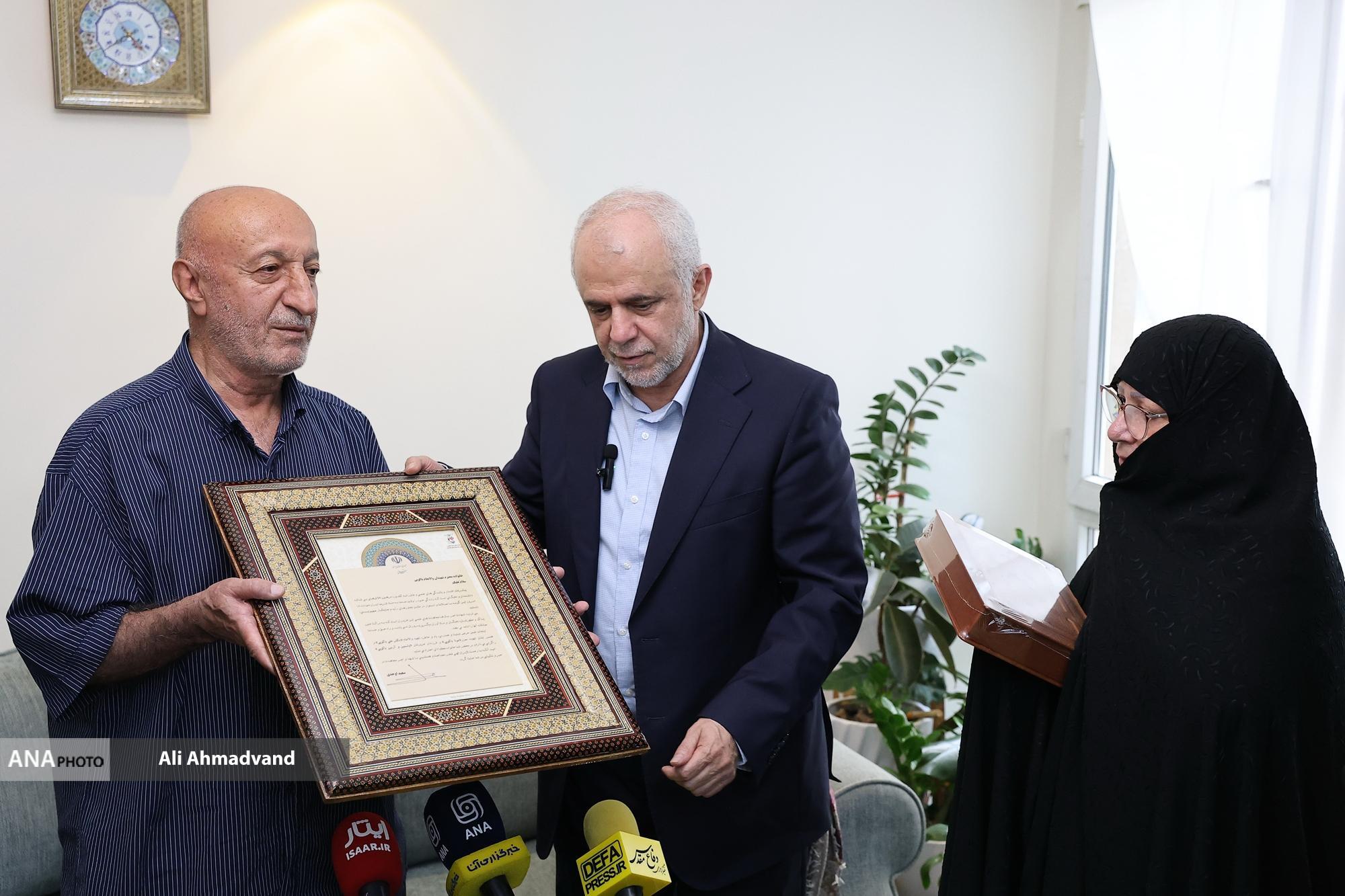 پیام مادر شهید به اسرائیل: ما قوی‌تر از همیشه هستیم/ شهیدی که در موکب‌های اربعین جاودانه شد