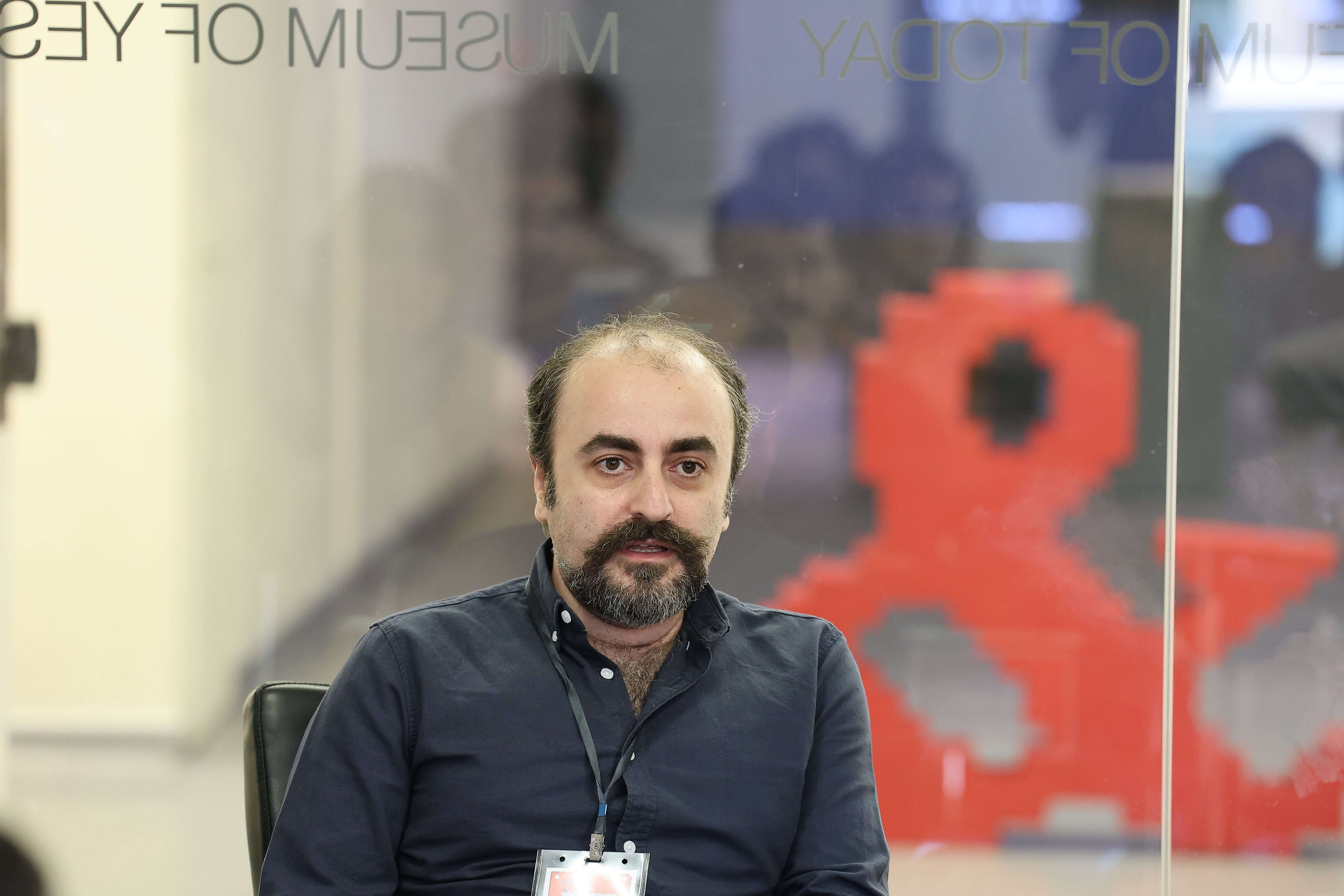 هوش مصنوعی ابزاری قدرتمند است اما جایگزین تفکر انسانی نیست هوش مصنوعی ابزاری قدرتمند است اما جایگزین تفکر انسانی نیست