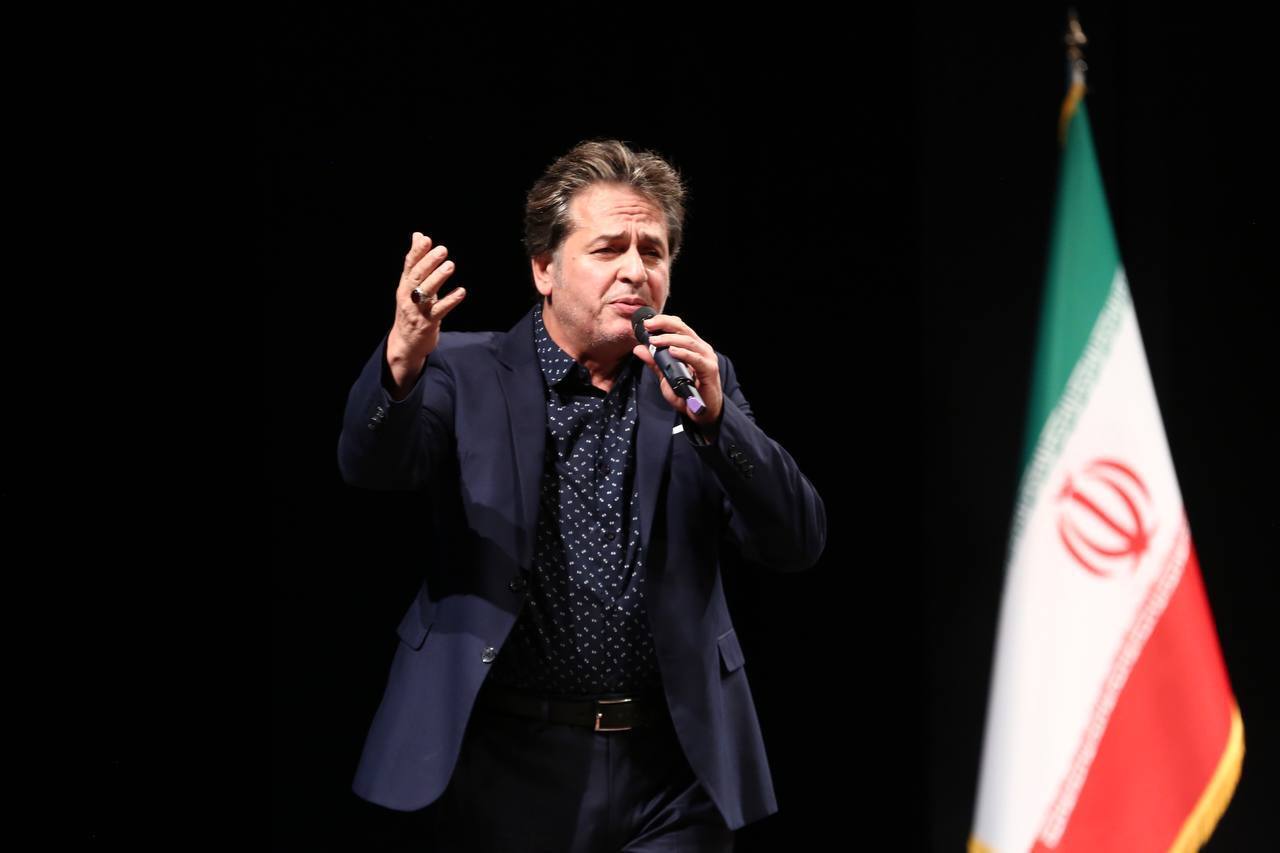 خانواده شهدای هسته‌ای کشور در همایش «از ایران بخوان» تجلیل شدند