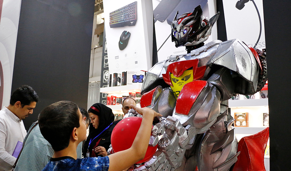 روایت الکامپ، از چادرهای بادی تا سالن‌های دیجیتال