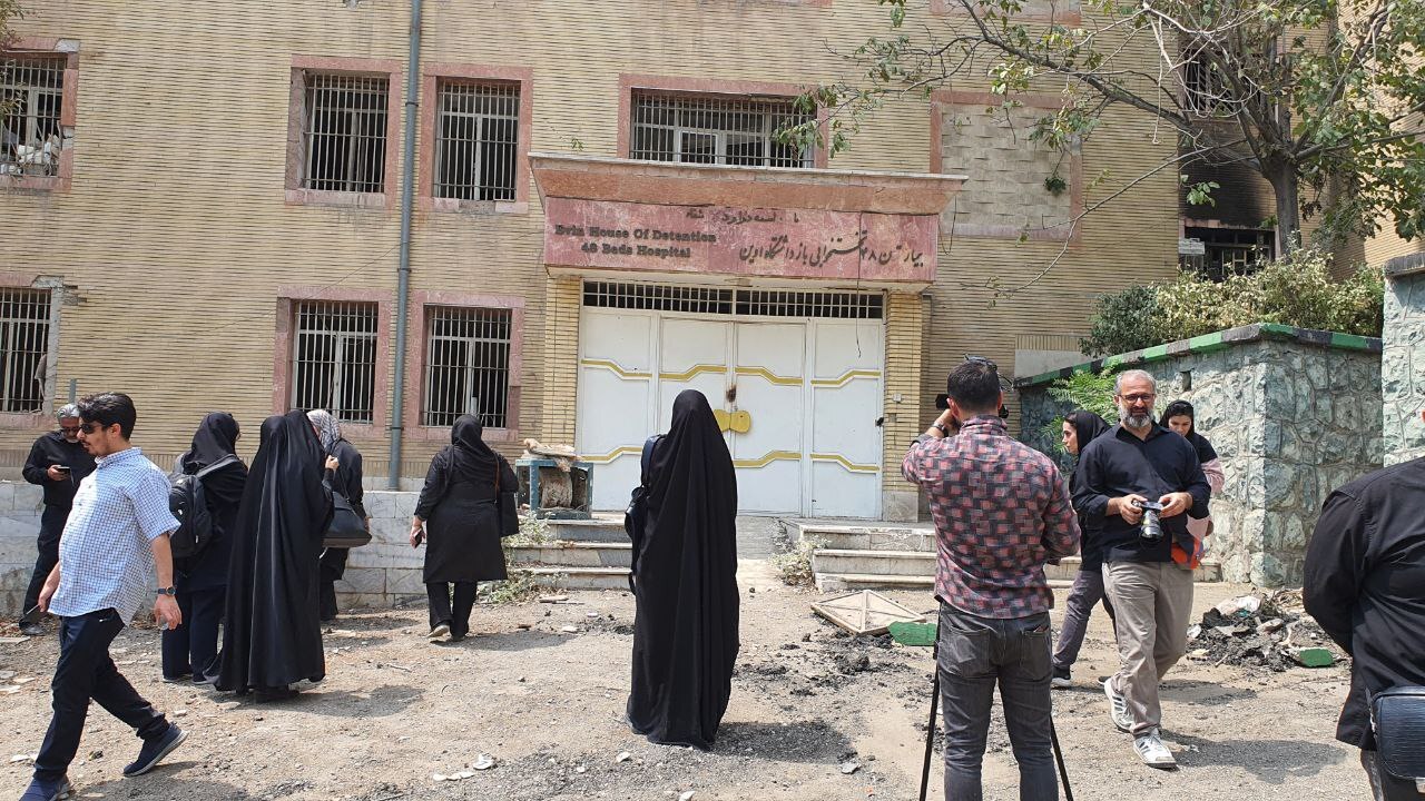 اوین هنوز ویران است؛ روایت تازه از بازدید خبرنگاران از محل انفجار