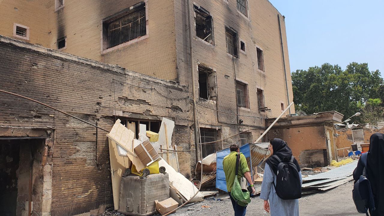 مرگِ زندگی در ساعت ۱۱:۵۰ دقیقه/ «اوین» همچنان پر از درد است مرگِ زندگی در ساعت ۱۱:۵۰ دقیقه/ «اوین» همچنان پر از درد است