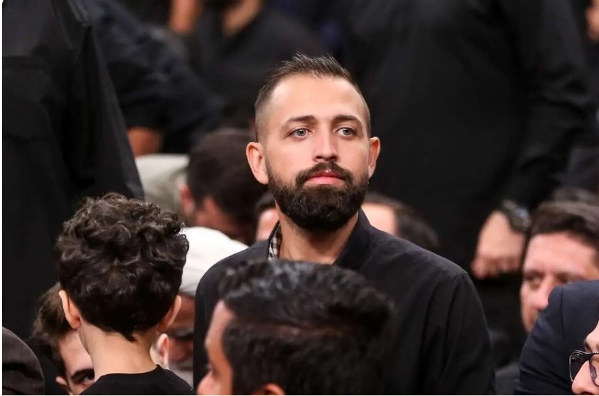 ایستاده در برابر دشمن؛ محسن افشانی از لحظه دیدار با رهبری روایت میکند ایستاده در برابر دشمن؛ محسن افشانی از لحظه دیدار با رهبری روایت میکند