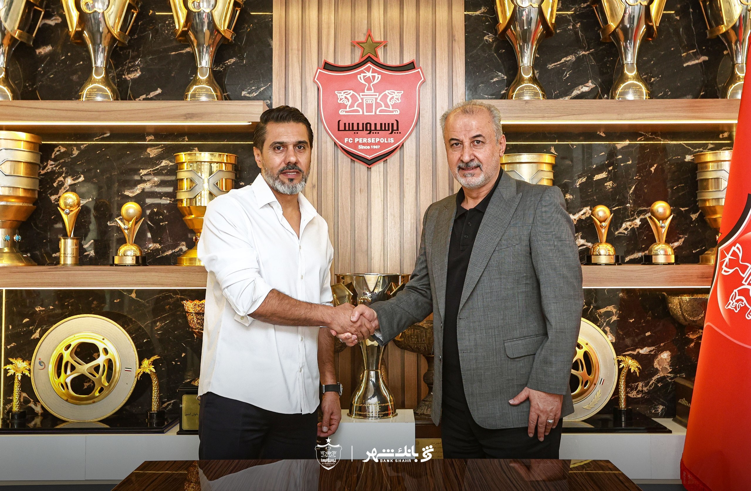 قراراداد پیروانی و پرسپولیس تمدید شد+عکس