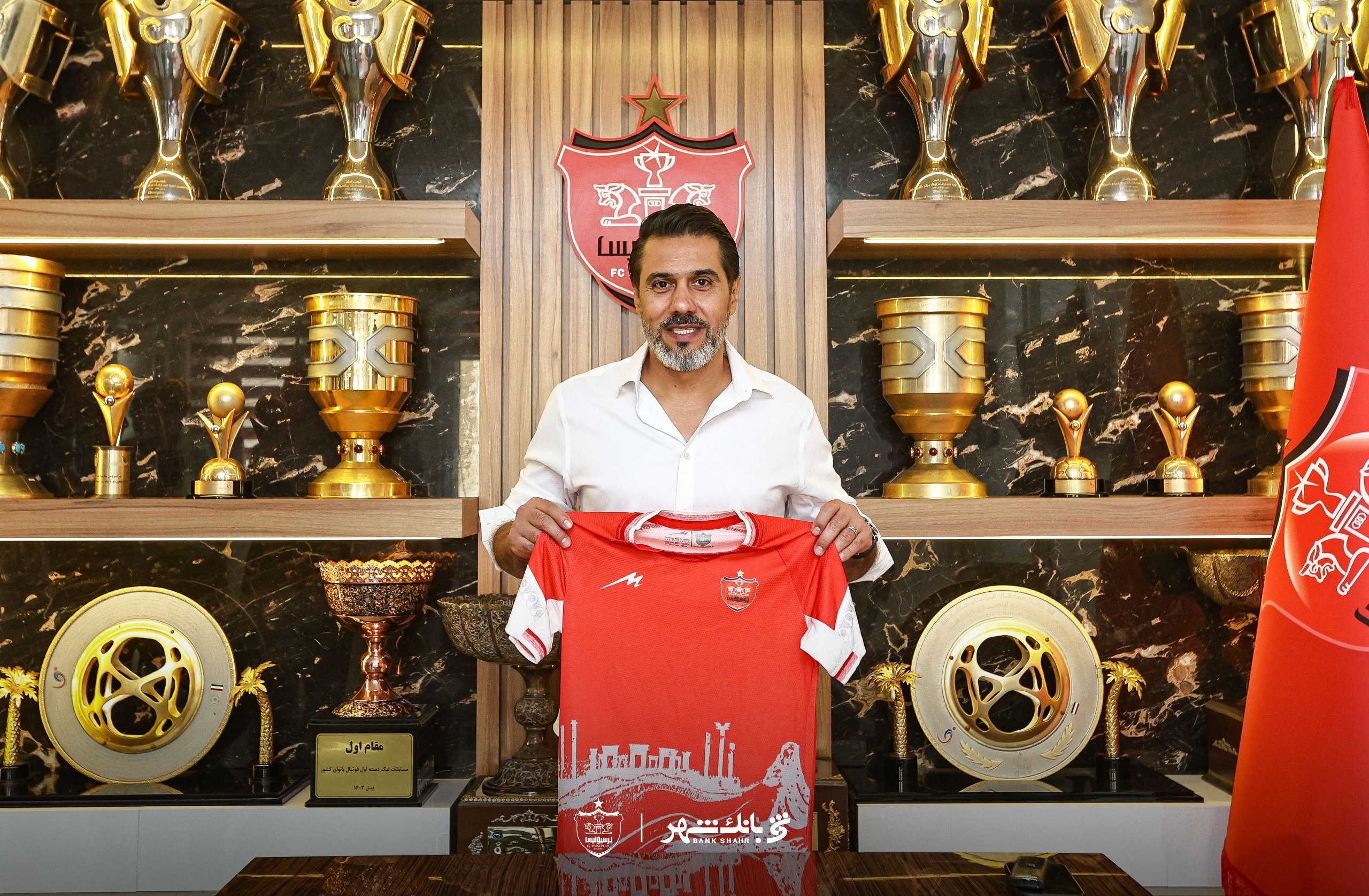 قراراداد پیروانی و پرسپولیس تمدید شد+عکس