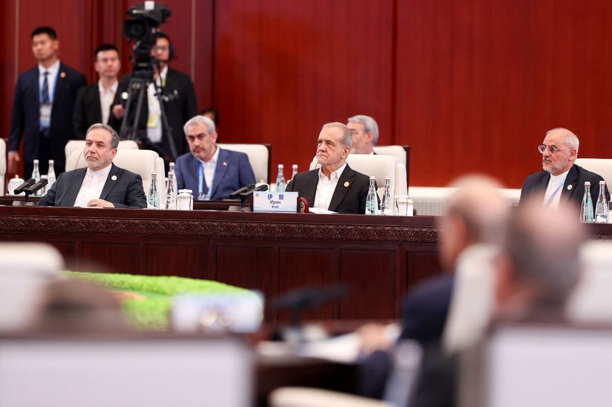 پکن؛ شریک مطمئن ایران در خنثی‌سازی فشار‌های غرب| اجرای توافق ۲۵ ساله در گرو پیگیری جدی است