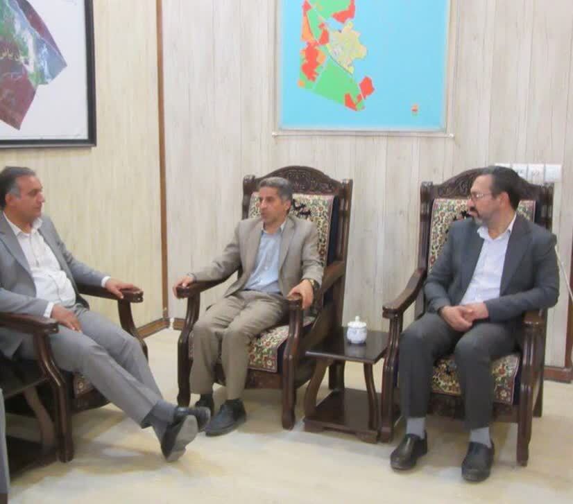 گره استخر دانشگاه آزاد انار باز می‌شود؟ رایزنی با سرمایه‌گذاران و نقش‌آفرینی نماینده مجلس