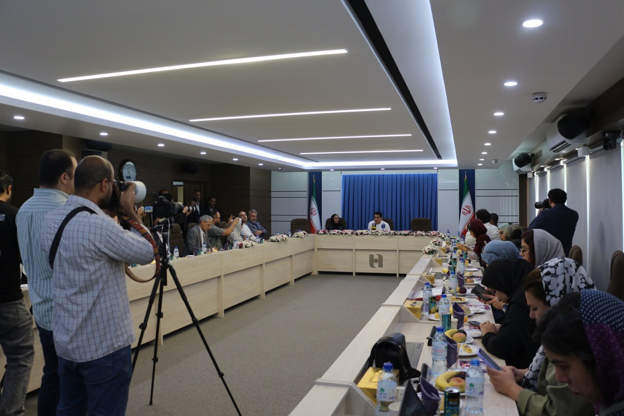 نخستین اجرای خیابانی «همایون شجریان» پس از سال‌ها/ میدان آزادی میزبان شد