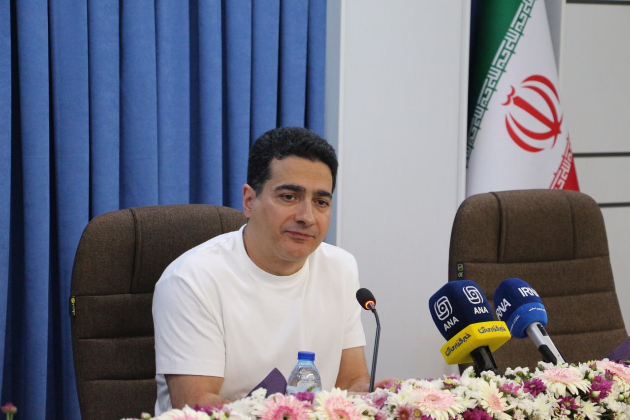 نخستین اجرای خیابانی «همایون شجریان» پس از سالها/ میدان آزادی میزبان شد نخستین اجرای خیابانی «همایون شجریان» پس از سالها/ میدان آزادی میزبان شد