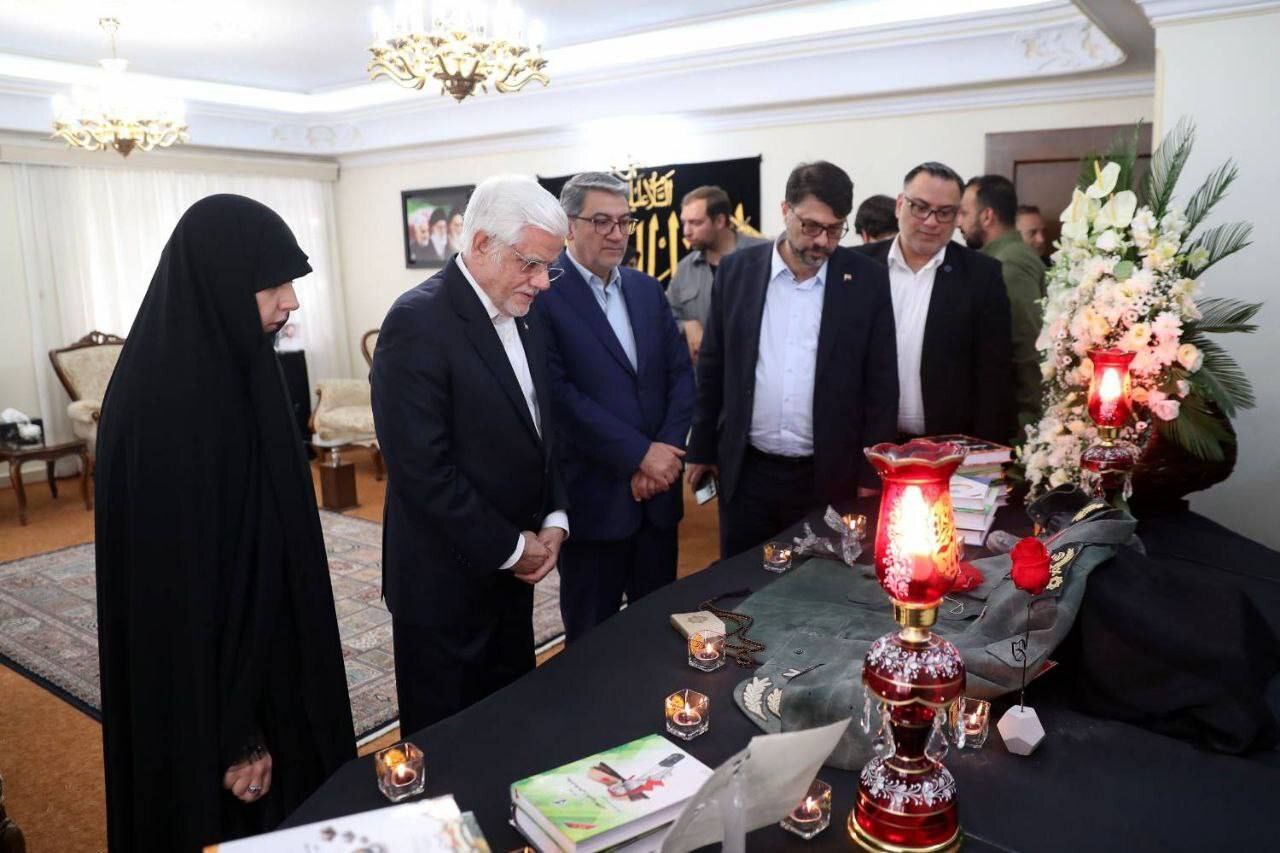 دیدار عارف با خانواده فرماندهان و دانشمندان شهید در جنگ ۱۲ روزه