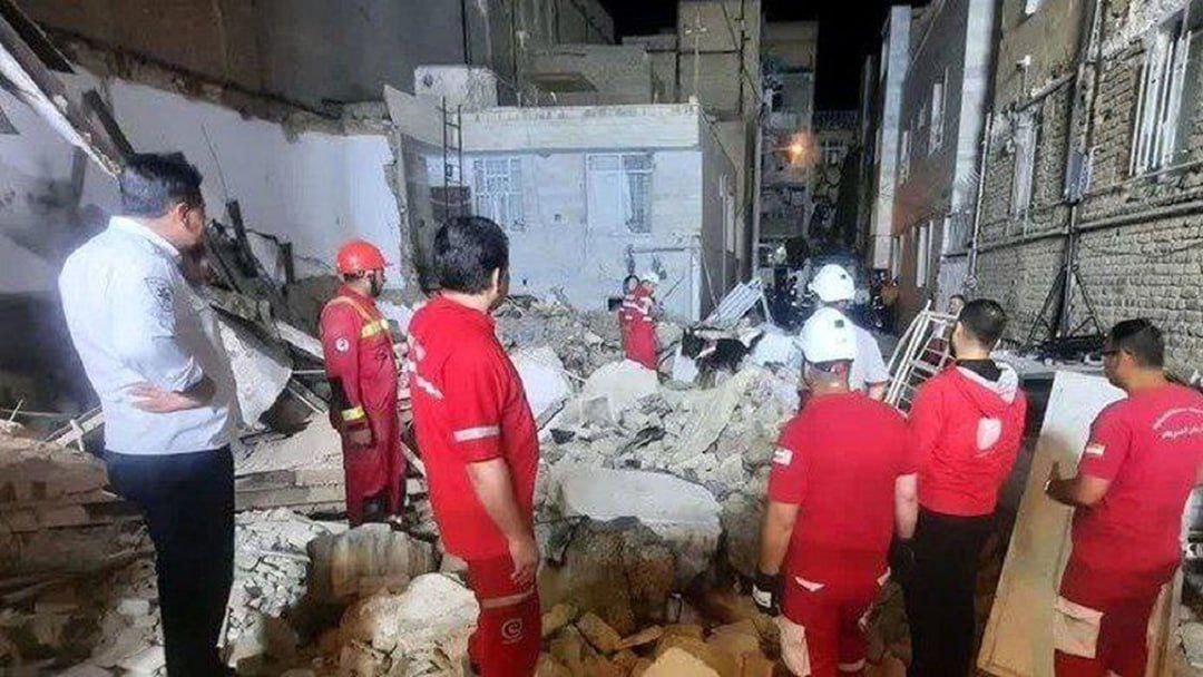 انفجار در ساختمان مسکونی ملارد؛ ۸ مصدوم به بیمارستان منتقل شدند انفجار در ساختمان مسکونی ملارد؛ ۸ مصدوم به بیمارستان منتقل شدند