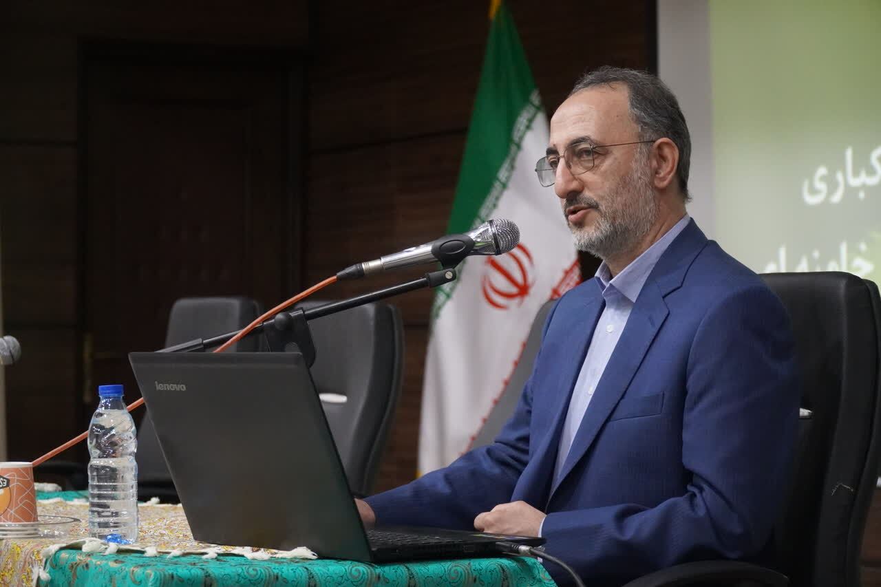 نهادسازی؛ کلید پایداری نهضت‌ها/ رهبر انقلاب؛ امید و استواری و الگوی مبارزه با استعمار