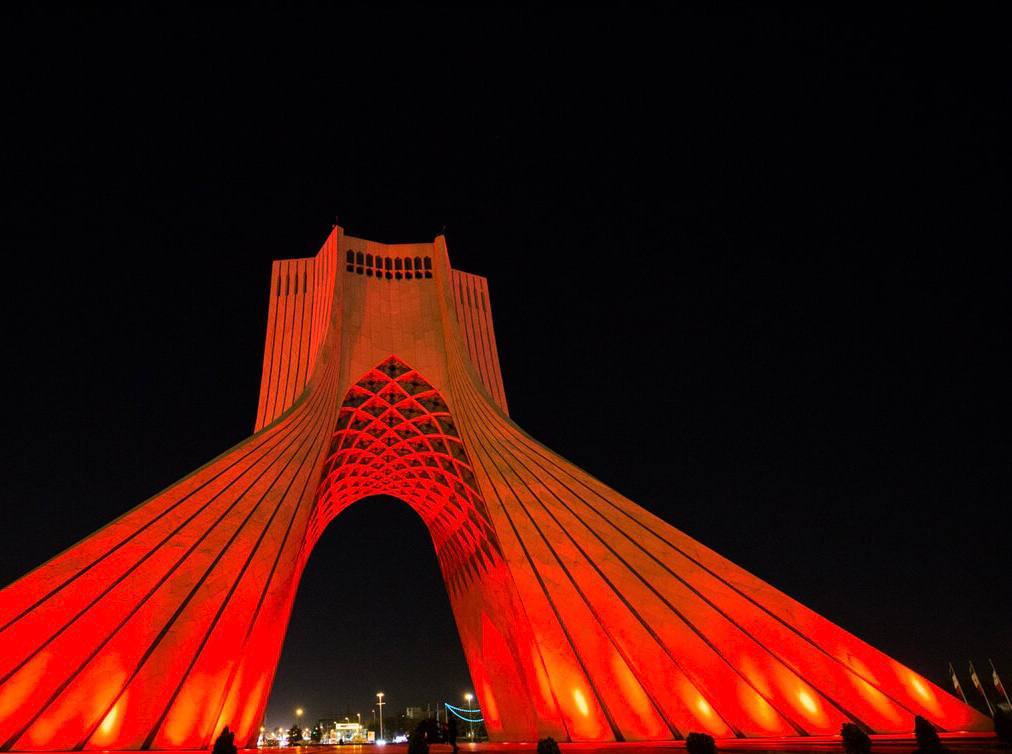 برج آزادی به خون نشست برج آزادی به خون نشست