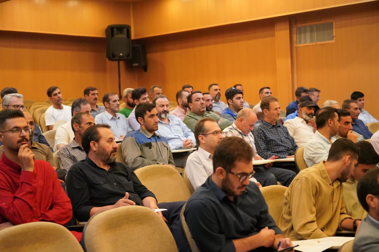 قرآن و پیامبر اکرم(ص) دو بال هدایت بشر؛ وحدت امت اسلامی راهبرد اصلی است قرآن و پیامبر اکرم(ص) دو بال هدایت بشر؛ وحدت امت اسلامی راهبرد اصلی است