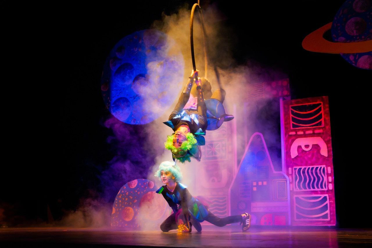 «مریخیها مامان میخوان»؛ روایت عشق مادرانه در دنیای پر از تکنولوژی/تلفیق فانتزی فضایی و ارزشهای خانوادگی «مریخیها مامان میخوان»؛ روایت عشق مادرانه در دنیای پر از تکنولوژی/تلفیق فانتزی فضایی و ارزشهای خانوادگی