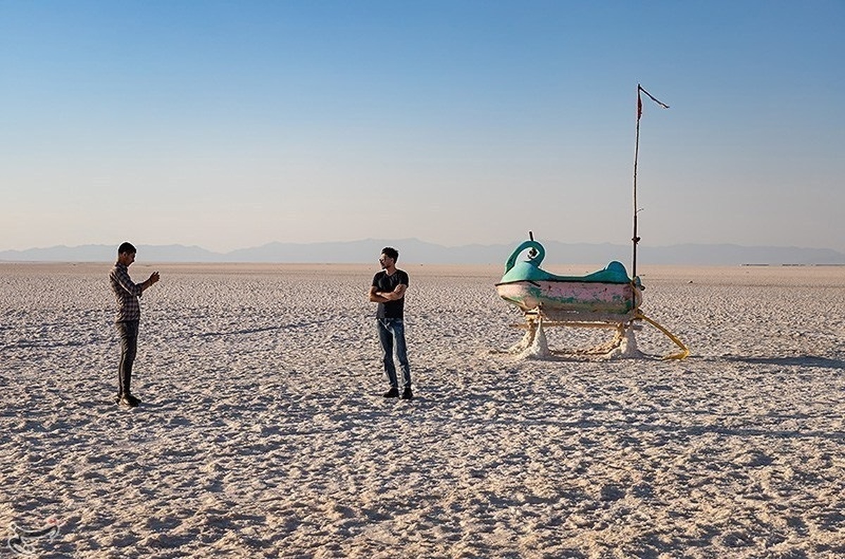 نفسهای آخر بزرگترین دریاچه نمکی جهان/ ستاد احیا چه کاری برای حفظ دریاچه کرد؟ نفسهای آخر بزرگترین دریاچه نمکی جهان/ ستاد احیا چه کاری برای حفظ دریاچه کرد؟