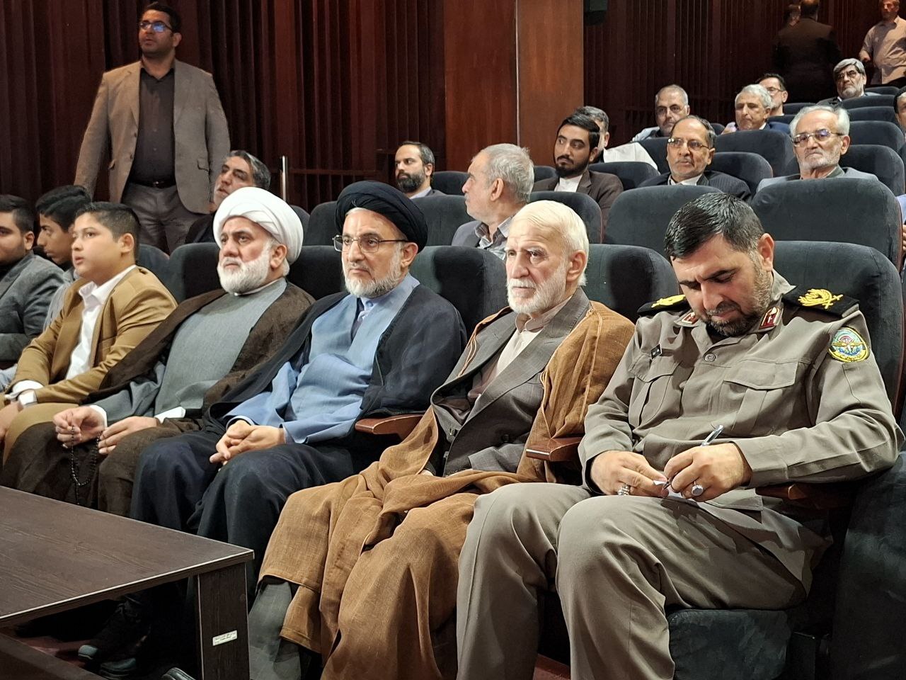 آئین نکوداشت پیرغلامان حسینی «مقام مجنون» آغاز شد آئین نکوداشت پیرغلامان حسینی «مقام مجنون» آغاز شد