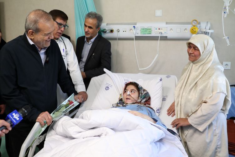 تاکید رئیس جمهور بر ارائه خدمات با کیفیت به مردم در بیمارستانها تاکید رئیس جمهور بر ارائه خدمات با کیفیت به مردم در بیمارستانها