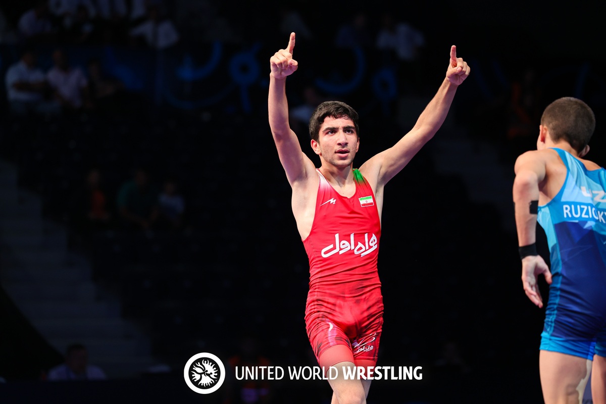 کشتی قهرمانی جهان| 3 برد امتیاز عالی برای فرخی و صعود 25 ثانیه‌ای احمدی  عبدولی با شکست نایب قهرمان جهان به نیمه‌نهایی رسید