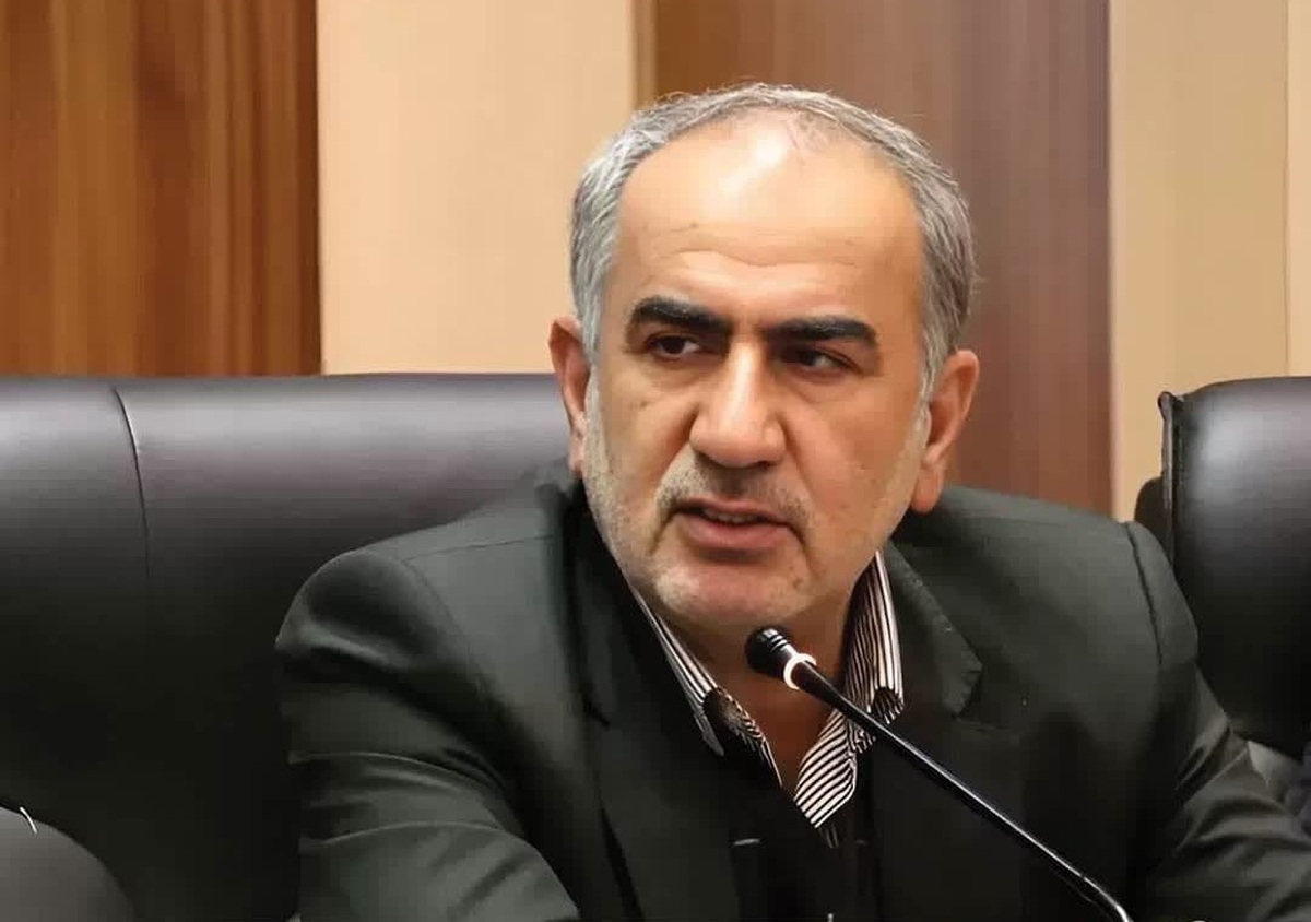 قادری: دولت در انتقال کارت سوخت به کارت بانکی تعلل می‌کند