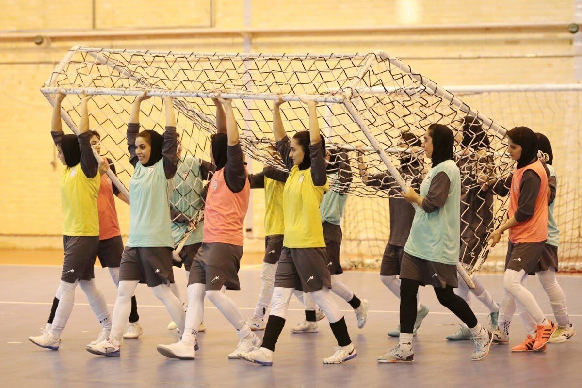 مظفر 19 بانوی فوتسالیست را به اردو فراخواند