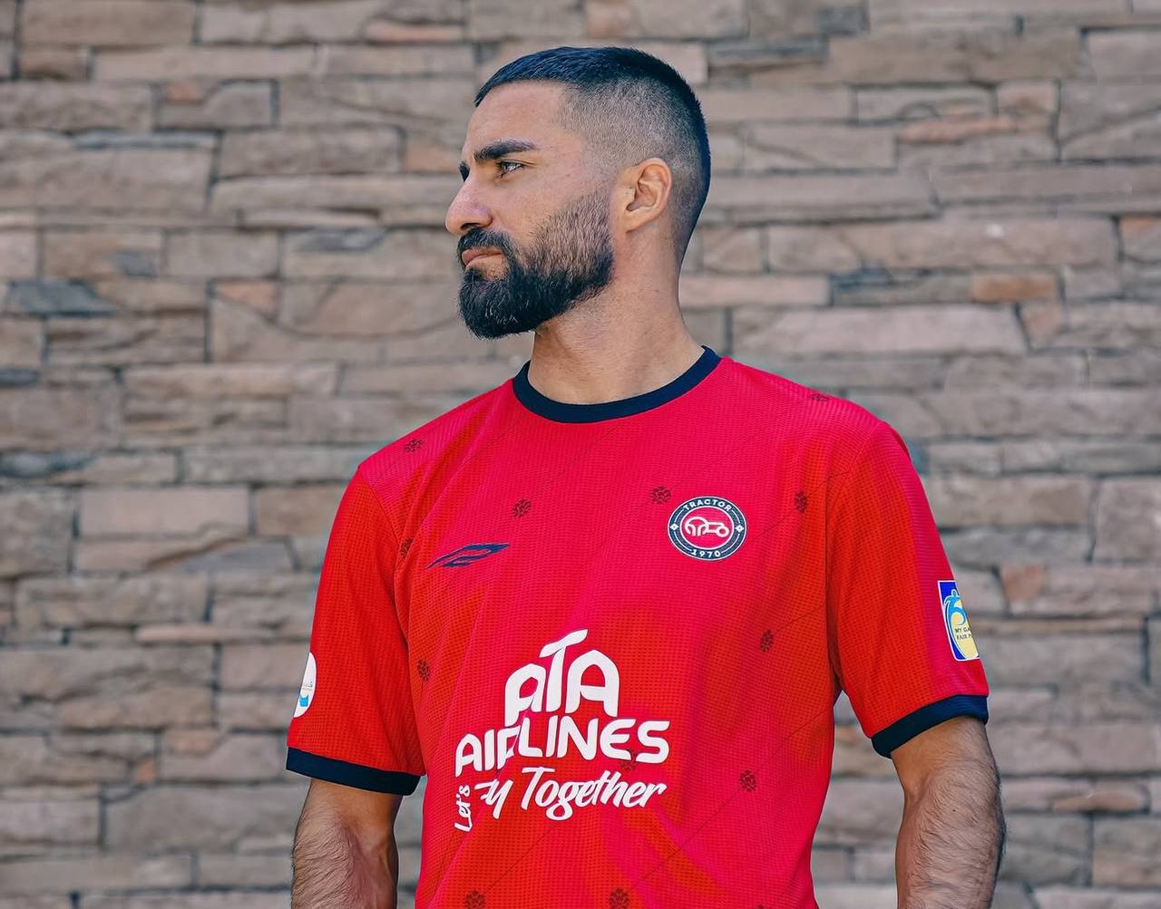 بررسی زیر نقل‌وانتقالات تراکتور |