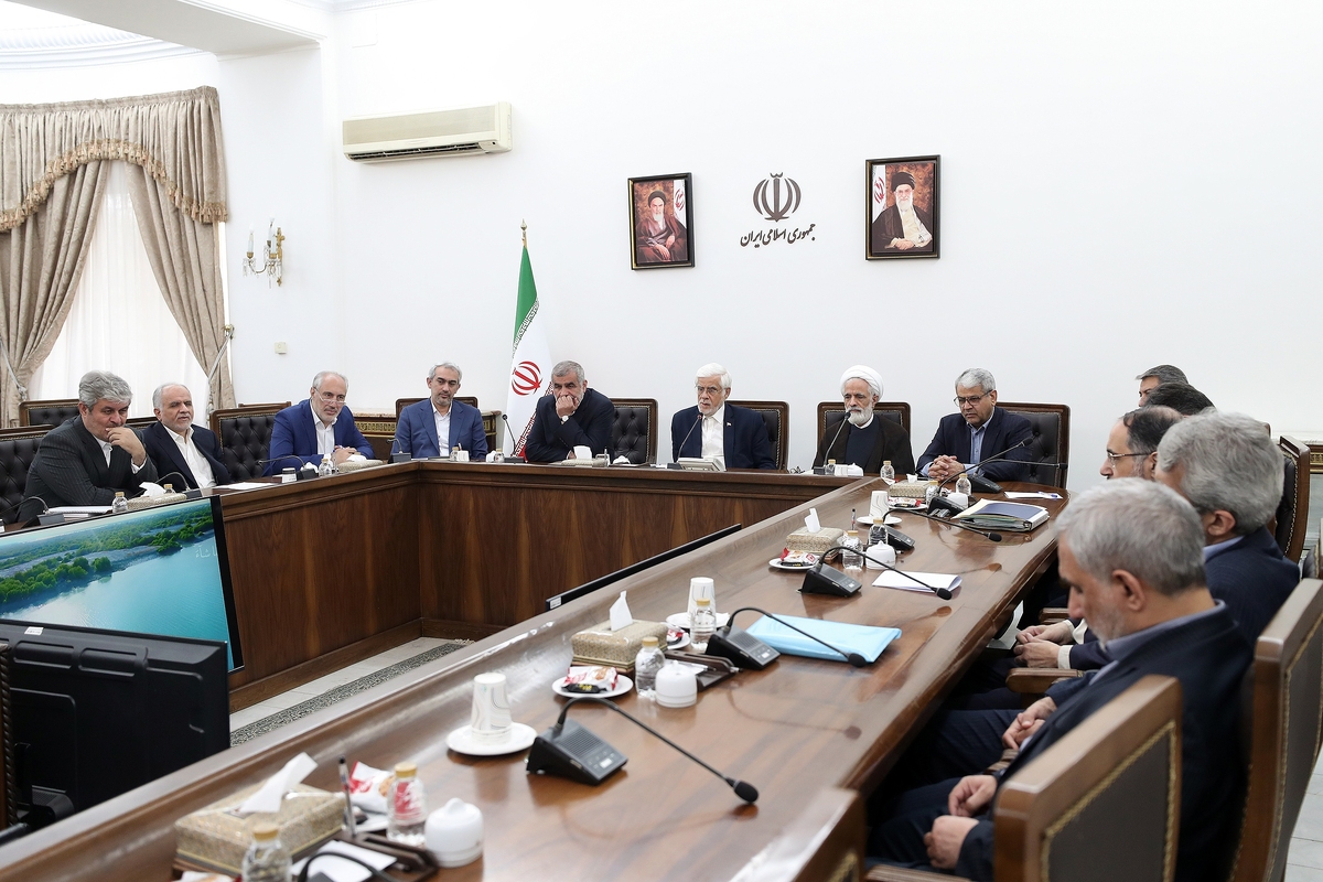 عارف: شعار «وفاق ملی» را در عمل با رابطه صمیمی ۳ قوه حس می‌کنیم