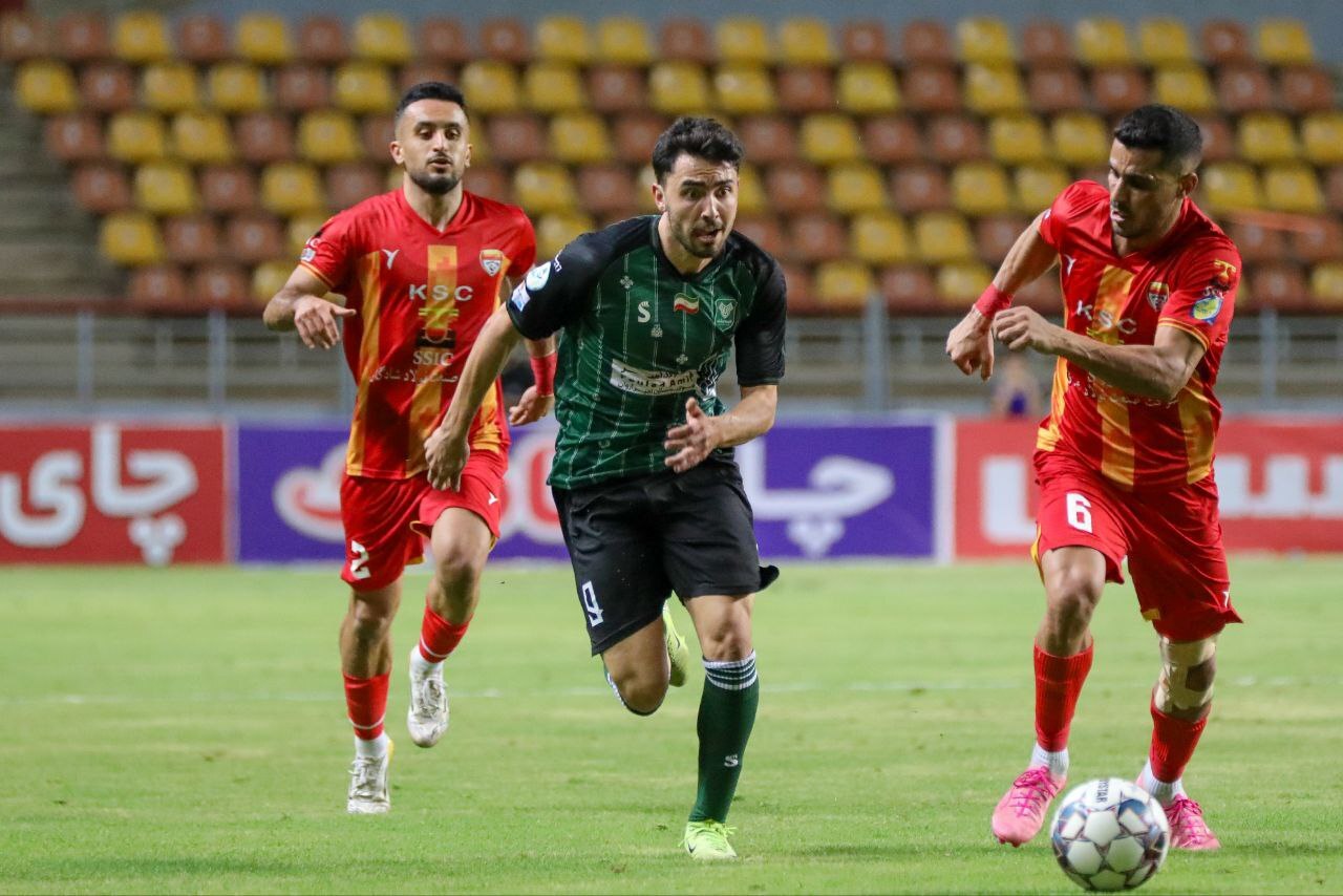 از شعار هواداران پرسپولیس علیه هاشمیان تا خودزنی ملی پوش استقلال/ فرار از مرگ تماشاگران فجرسپاسی