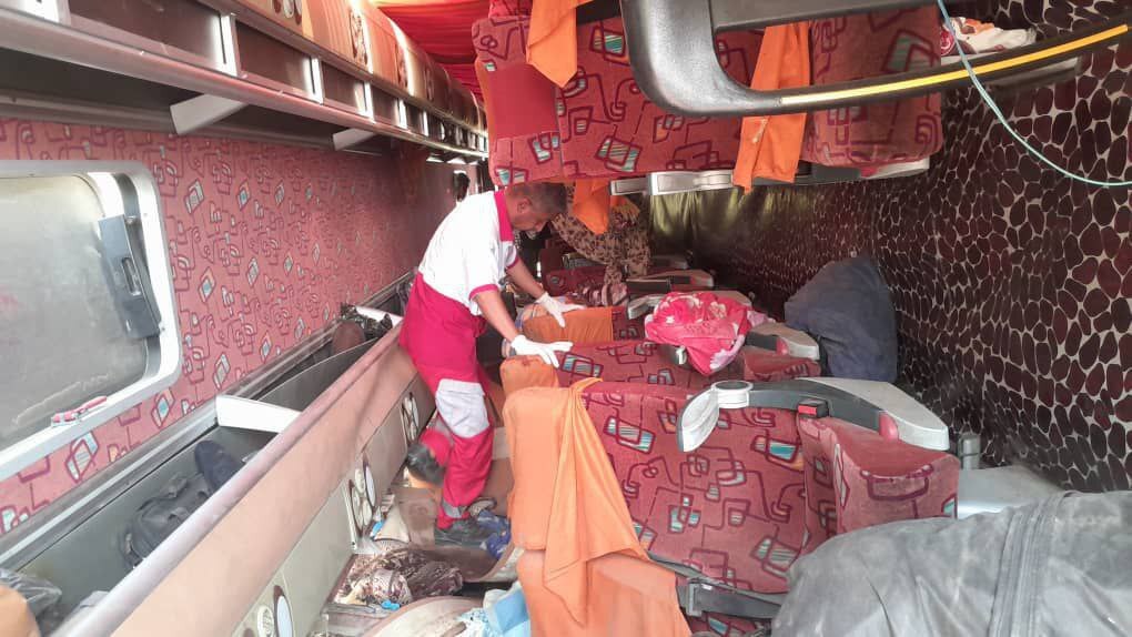 واژگونی اتوبوس در محور شوش به اهواز با ۲ کشته+ تصاویر واژگونی اتوبوس در محور شوش به اهواز با ۲ کشته+ تصاویر