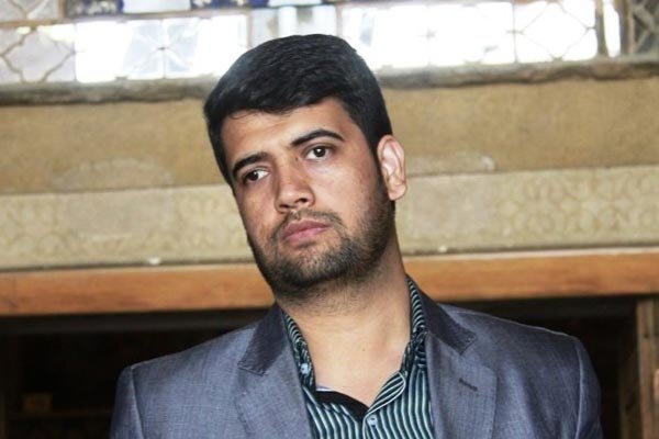 و هر واژه مدیونِ فردوسی است... و هر واژه مدیونِ فردوسی است...