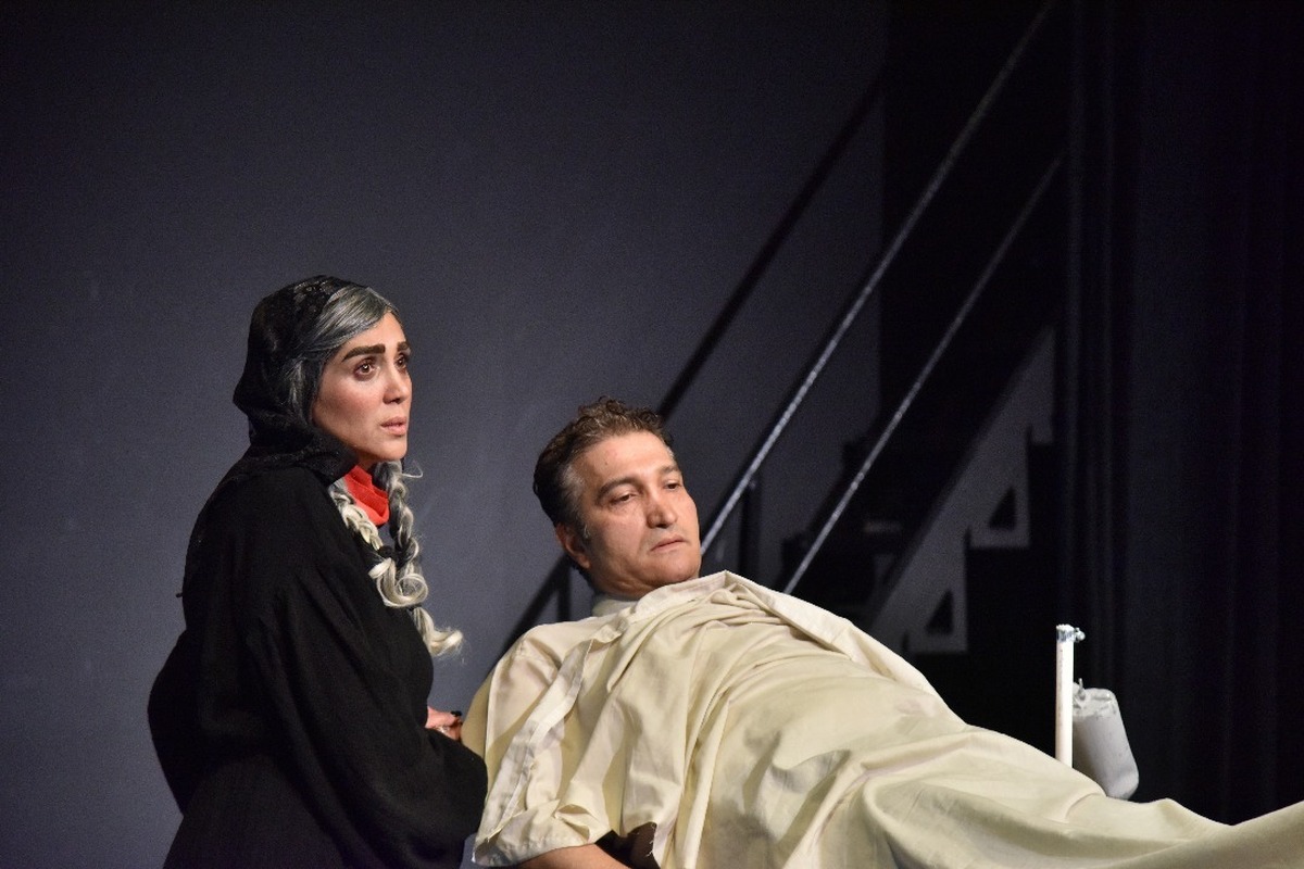 تئاتر با عشق و مقاومت زنده است؛ هیچ چیز جای ارتباط زنده با تماشاگر را نمی‌گیرد