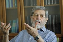 رئیس فرهنگستان علوم پزشکی: علم و فناوری باید در خدمت محرومان باشد