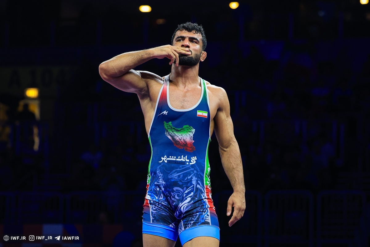 نایب قهرمان کشتی فرنگی جهان از کتف و پای مصدوم خود ام آی آر گرفت