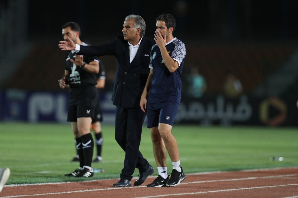 بیانی: طاهری و حیدری باید به ساپینتو کمک کنند تا تیم را جمع کند مگر سیدورف در تمرینات بوده که بخواهد کمکی کند