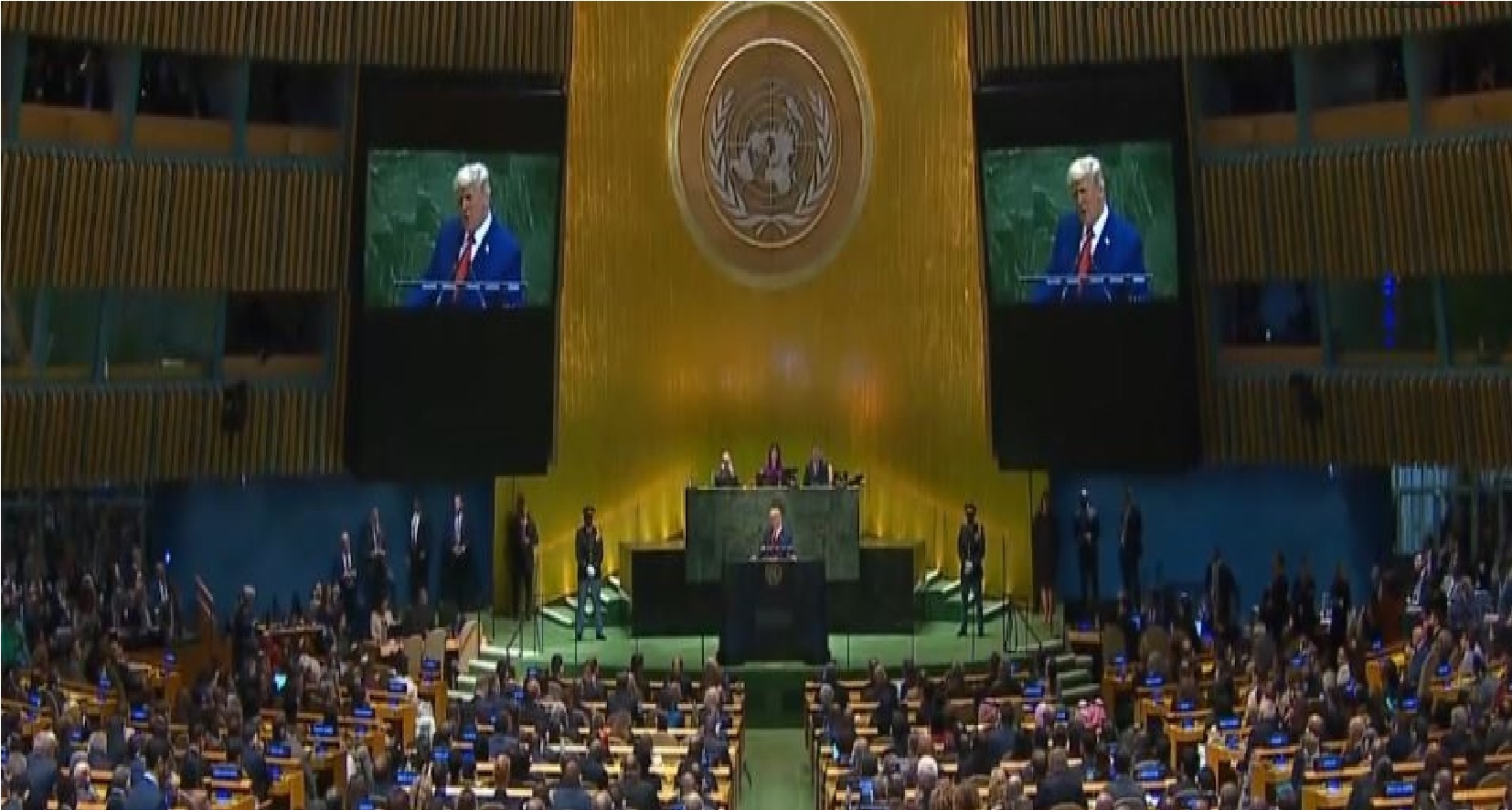 ترامپ: من در هفت ماه هفت جنگ بیپایان را خاتمه دادم!/ چه دلیلی دارد سازمان ملل وجود داشته باشد! ترامپ: من در هفت ماه هفت جنگ بیپایان را خاتمه دادم!/ چه دلیلی دارد سازمان ملل وجود داشته باشد!