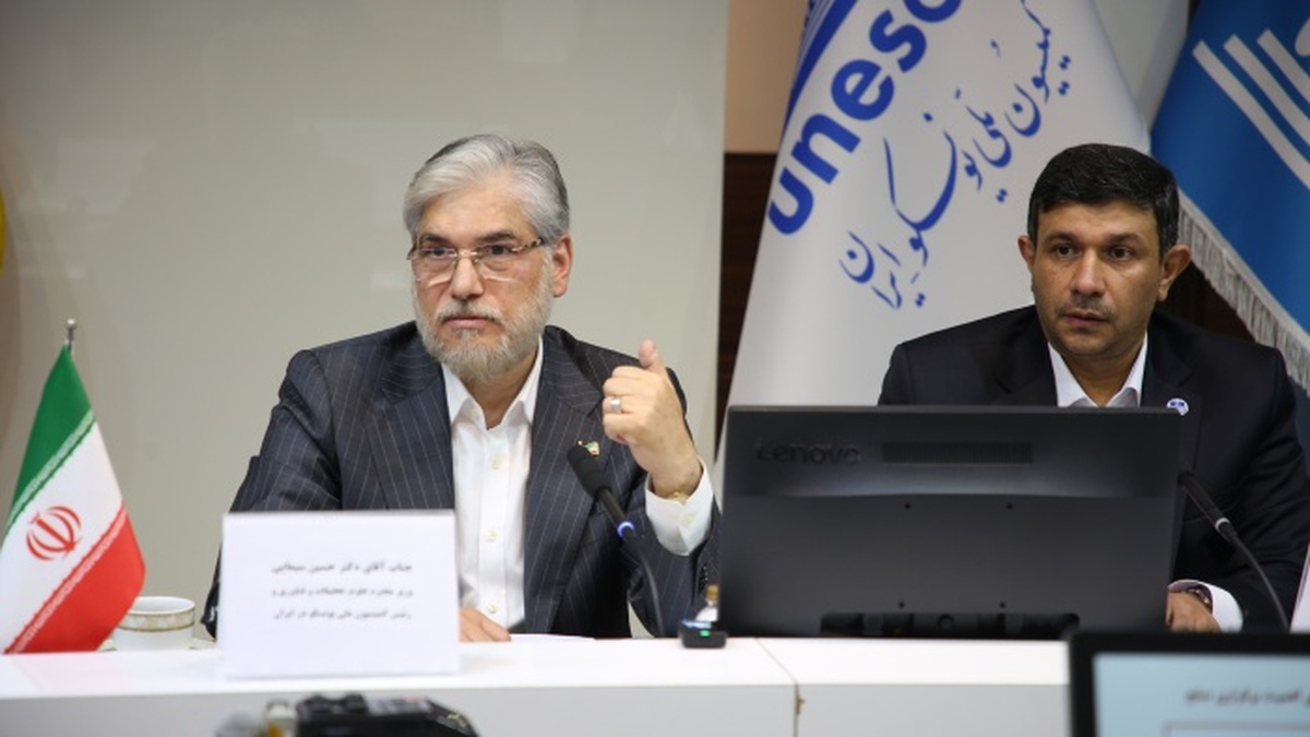 وزیر علوم: یونسکو به دنبال راه‌اندازی شبکه نخبگان علمی و فرهنگی ایران است