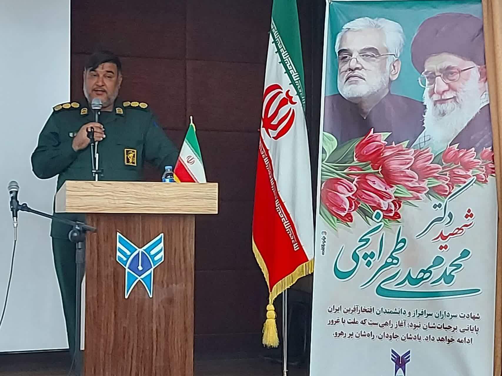 شهید کاظمی اهمیت ویژه‌ای به نماز اول وقت می‌داد؛ تأکید شهید بر احترام به پدر و مادر