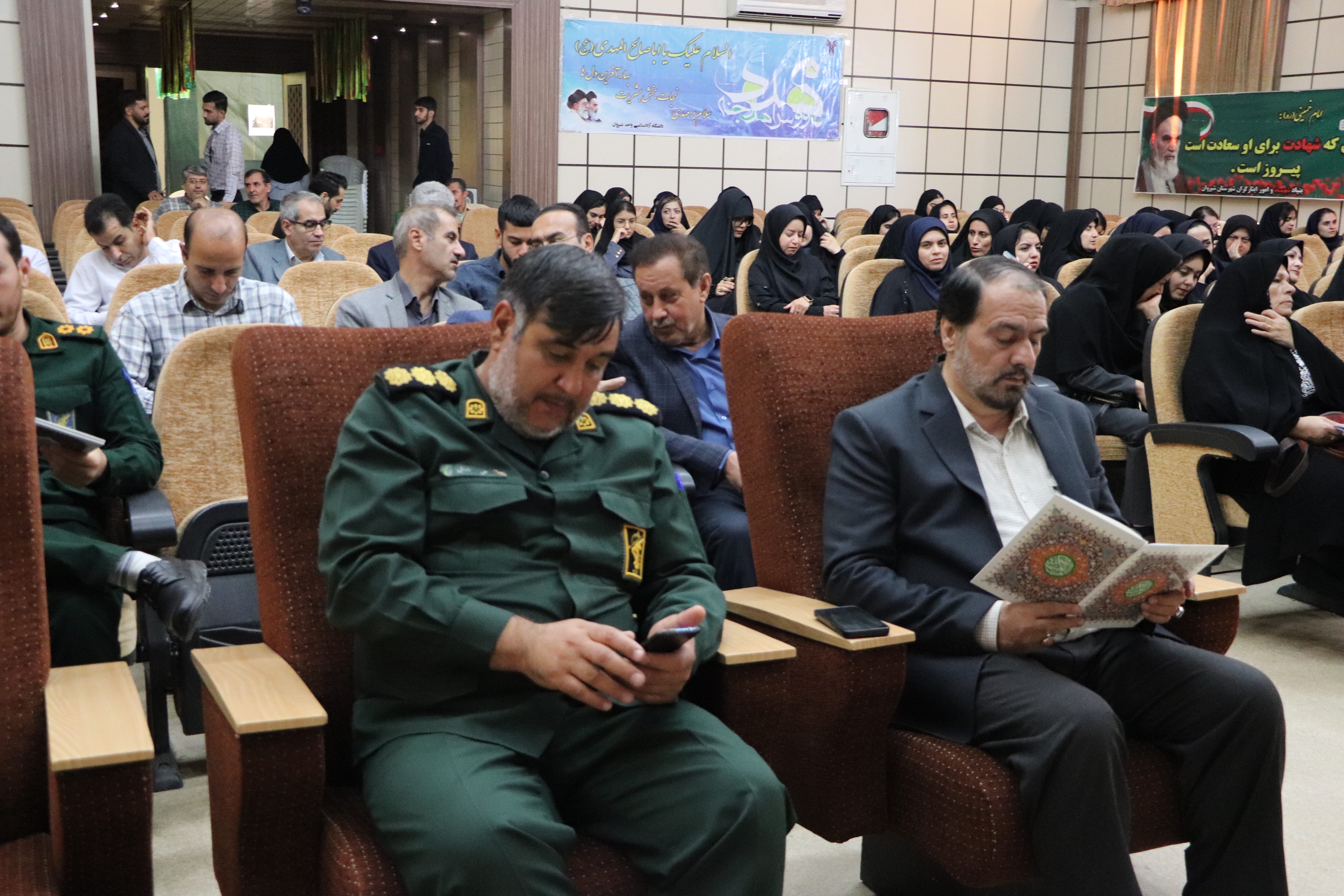 شهید کاظمی اهمیت ویژهای به نماز اول وقت میداد؛ تأکید شهید بر احترام به پدر و مادر شهید کاظمی اهمیت ویژهای به نماز اول وقت میداد؛ تأکید شهید بر احترام به پدر و مادر