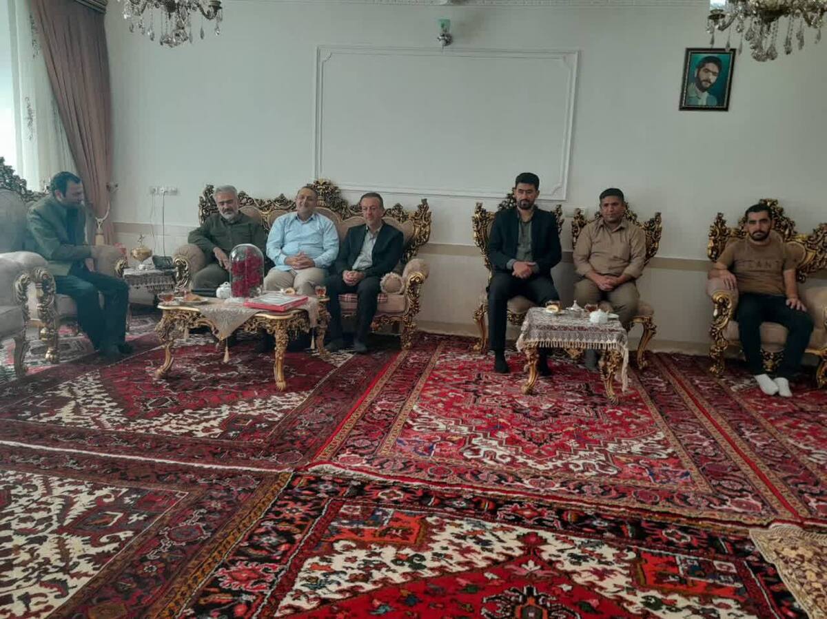 خسروزاده: در سنگر علم و فرهنگ ادامه‌دهنده راه شهدا باشیم