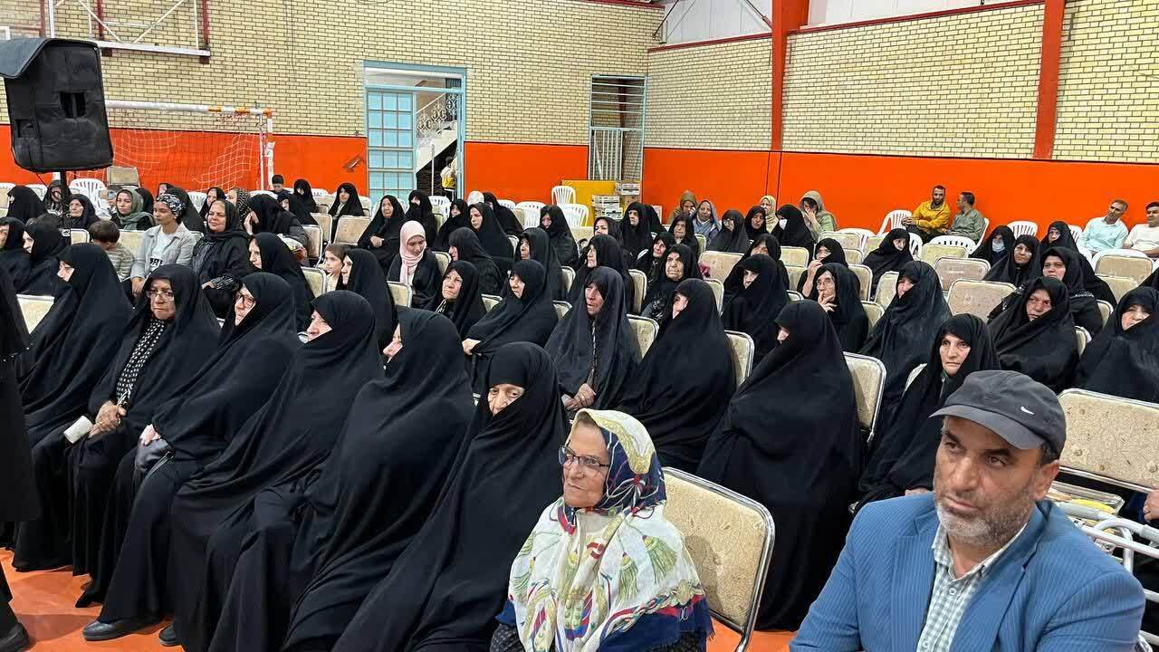 «بوسه بر پیشانی دیروز؛ نکوداشت ۳۵۰ پدرو مادر فراموشنشدنی وایقان «بوسه بر پیشانی دیروز؛ نکوداشت ۳۵۰ پدرو مادر فراموشنشدنی وایقان