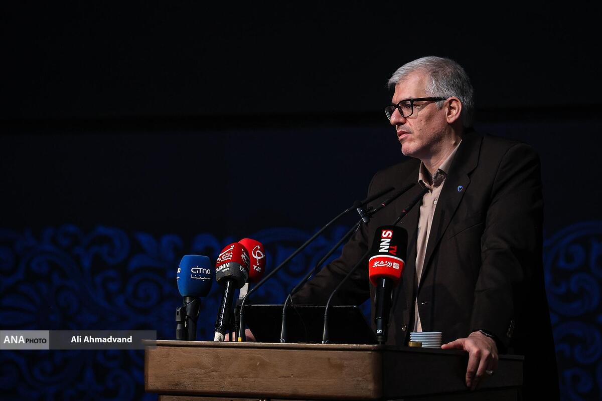 علاقه‌مند به بازتاب پیشرفت‌های فضایی کشور در کتب درسی هستیم