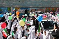 همبستگی-نسل-جوان-با-نظم-و-قانون-قدردانی-دانش‌آموزان-از-خدمات-پلیس-با-اهدای-گل