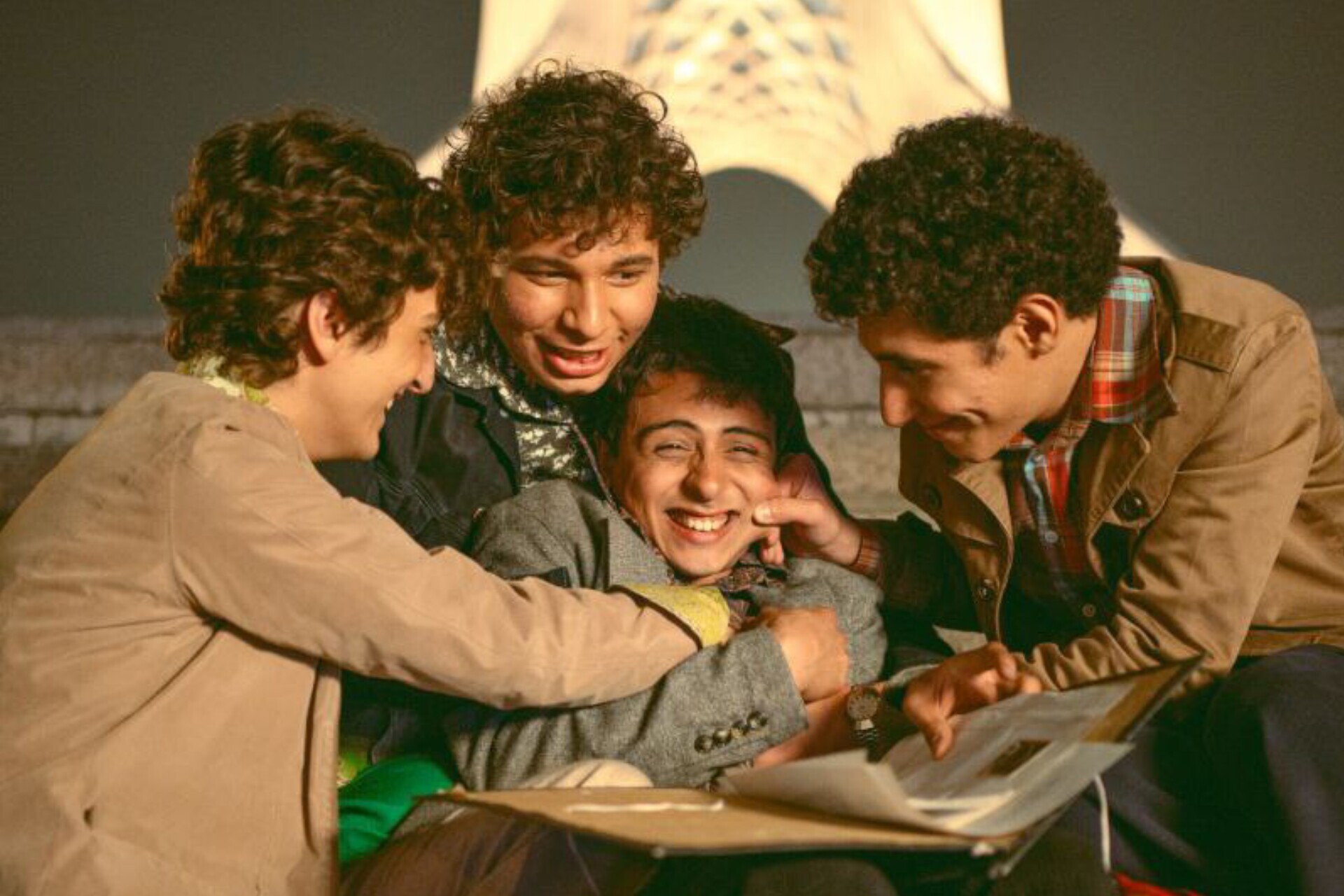 کودکان ریشه جامعه هستند و جنگ ریشه ها را می سوزاند+فیلم کودکان ریشه جامعه هستند و جنگ ریشه ها را می سوزاند+فیلم