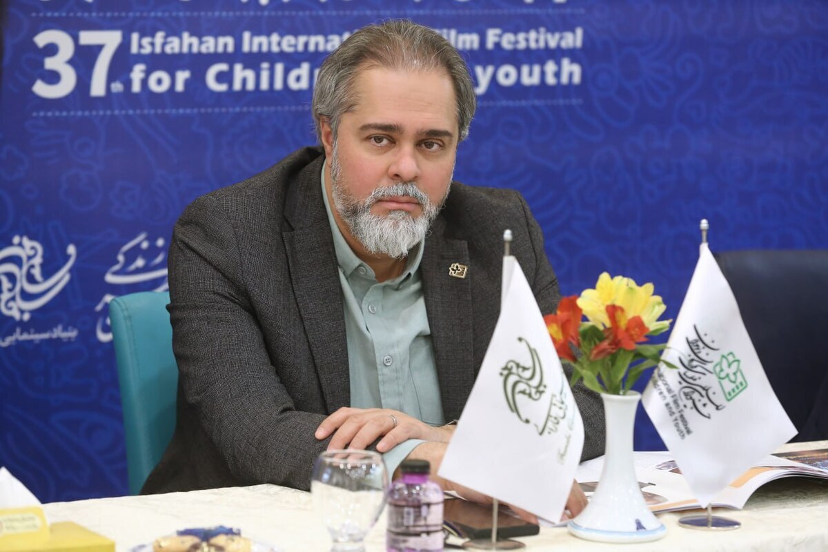 مهم نام ایران است که در جهان پرآوازه شود