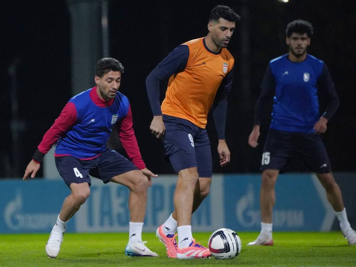 تمرین تیم ملی در ولگوگراد با نفرات کامل و در حضور تماشاگران ایرانی