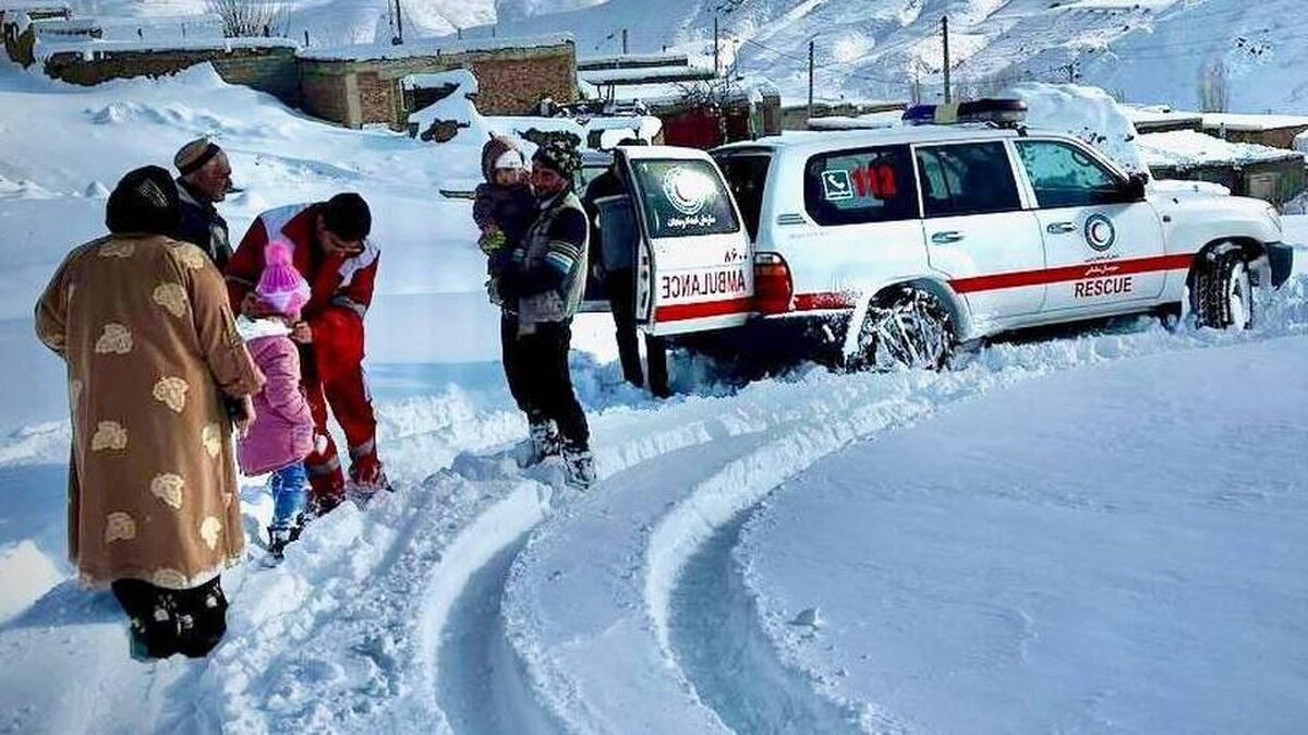 نجات عشایر گرفتار در برف و کولاک آذربایجان شرقی